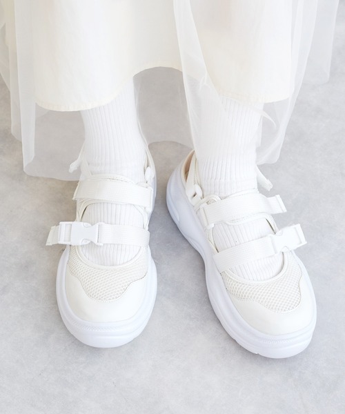 w closet（ダブルクローゼット）の「ストラップスニーカー（スニーカー・レディース・オフホワイト/ブラック・M/L）」の13枚目の写真