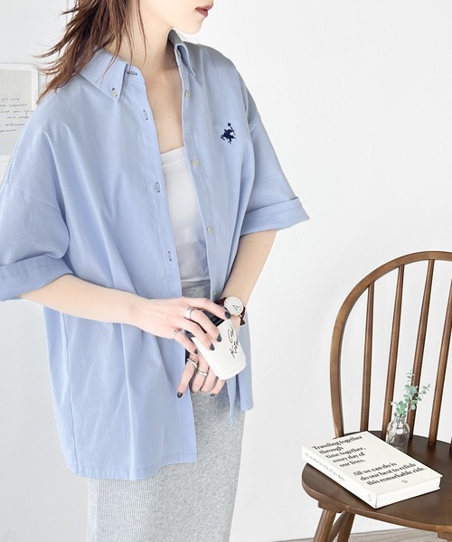 Java（ジャバ）の「《JaVa ジャバコラボ》トラッドテイストをポップにアップデート。胸刺繍ボタンダウンシャツ（シャツ/ブラウス・レディース・ブラック系その他/オフホワイト/ブルー/ベージュ・LARGE/MEDIUM/SMALL/X-LARGE）」の13枚目の写真