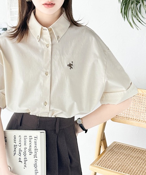 Java（ジャバ）の「《JaVa ジャバコラボ》トラッドテイストをポップにアップデート。胸刺繍ボタンダウンシャツ（シャツ/ブラウス・レディース・ブラック系その他/オフホワイト/ブルー/ベージュ・LARGE/MEDIUM/SMALL/X-LARGE）」の10枚目の写真