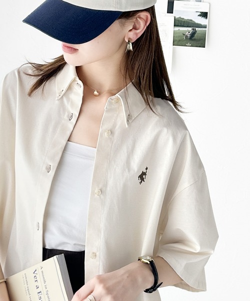 Java（ジャバ）の「《JaVa ジャバコラボ》トラッドテイストをポップにアップデート。胸刺繍ボタンダウンシャツ（シャツ/ブラウス・レディース・ブラック系その他/オフホワイト/ブルー/ベージュ・LARGE/MEDIUM/SMALL/X-LARGE）」の7枚目の写真
