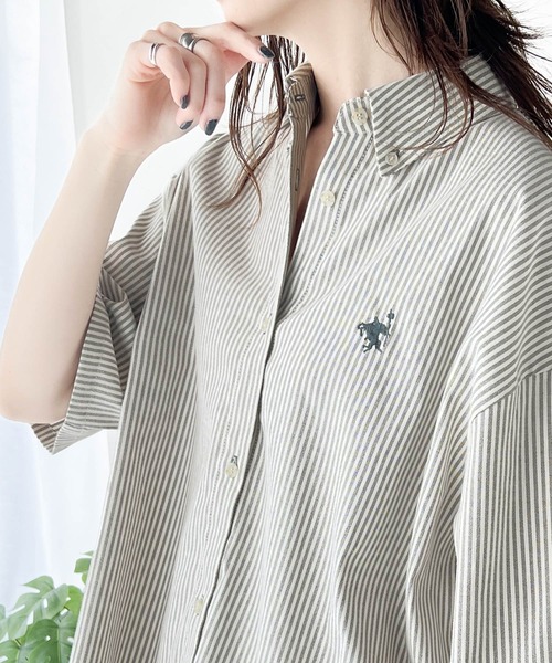 Java（ジャバ）の「《JaVa ジャバコラボ》トラッドテイストをポップにアップデート。胸刺繍ボタンダウンシャツ（シャツ/ブラウス・レディース・ブラック系その他/オフホワイト/ブルー/ベージュ・LARGE/MEDIUM/SMALL/X-LARGE）」の5枚目の写真