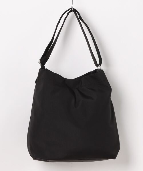 and it_（アンドイット）の「Legato Largo ドロストバック A4ショルダー（ショルダーバッグ・レディース・ベージュ/アイボリー/ブラック/グレー・FREE）」の5枚目の写真