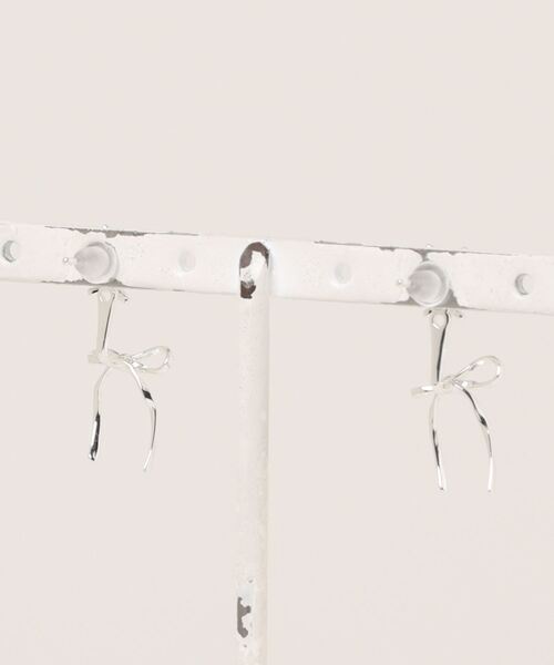 JUMELLE（ジュメロ）の「ribbon laceup pierce（ピアス（両耳用）・レディース・シルバー/ゴールド・FREE）」の13枚目の写真