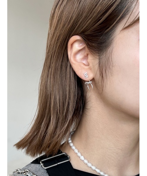 JUMELLE（ジュメロ）の「ribbon laceup pierce（ピアス（両耳用）・レディース・シルバー/ゴールド・FREE）」の5枚目の写真