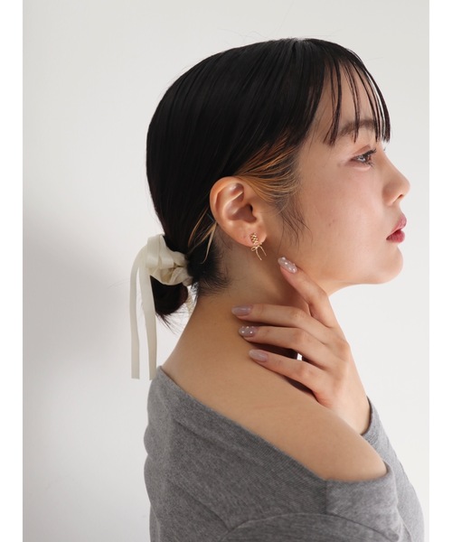 JUMELLE（ジュメロ）の「ribbon laceup pierce（ピアス（両耳用）・レディース・シルバー/ゴールド・FREE）」の17枚目の写真