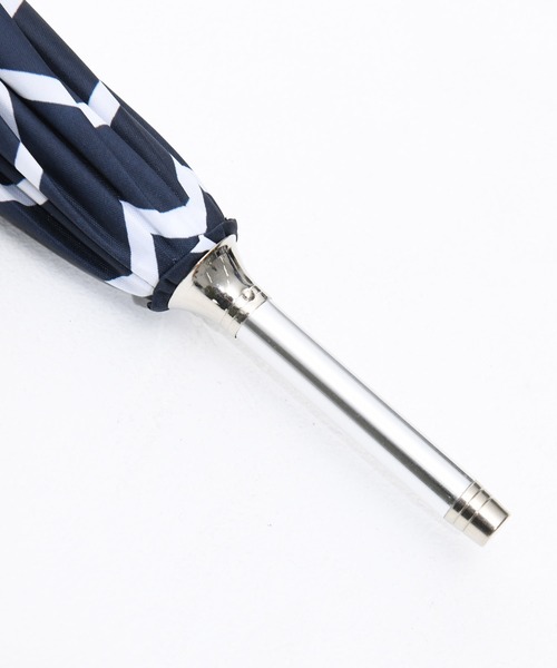 Arnold Palmer（アーノルドパーマー）の「ストライプ 晴雨兼用 シェア 長傘（長傘・レディース・ネイビー/ライトベージュ・F）」の7枚目の写真