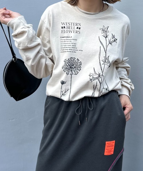 mi via loca(ミヴィアロカ)の「GILDAN ベルフラワーロゴロンT 【PT NO. MVL031 ※2A】(Tシャツ/カットソー・レディース・ベージュ/オフホワイト/ライトブルー・MEDIUM/X-LARGE)」の2枚目の写真