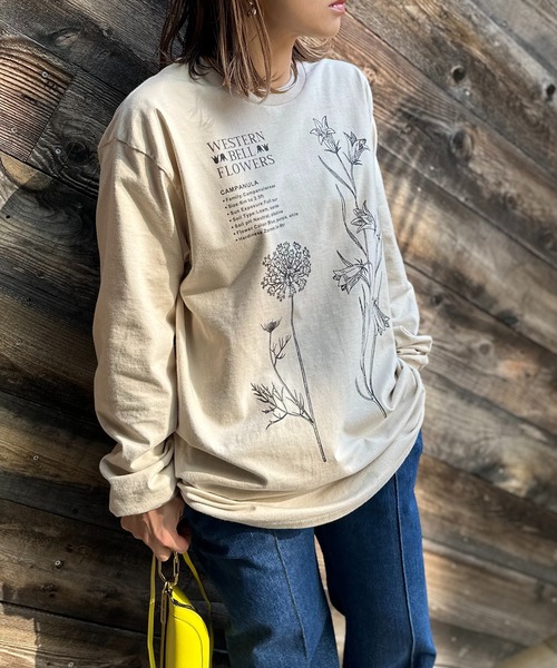 mi via loca(ミヴィアロカ)の「GILDAN ベルフラワーロゴロンT 【PT NO. MVL031 ※2A】(Tシャツ/カットソー・レディース・ベージュ/オフホワイト/ライトブルー・MEDIUM/X-LARGE)」の6枚目の写真