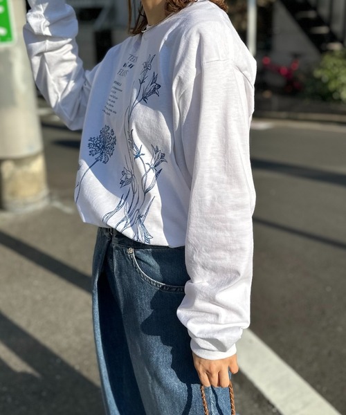 mi via loca(ミヴィアロカ)の「GILDAN ベルフラワーロゴロンT 【PT NO. MVL031 ※2A】(Tシャツ/カットソー・レディース・ベージュ/オフホワイト/ライトブルー・MEDIUM/X-LARGE)」の14枚目の写真