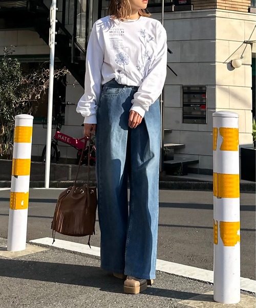 mi via loca(ミヴィアロカ)の「GILDAN ベルフラワーロゴロンT 【PT NO. MVL031 ※2A】(Tシャツ/カットソー・レディース・ベージュ/オフホワイト/ライトブルー・MEDIUM/X-LARGE)」の4枚目の写真