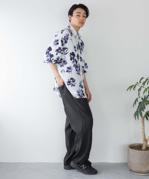 LOWRYS FARM（ローリーズファーム）の「ＮＹＢＧボタニカルシャツＳＳ　113081（シャツ/ブラウス・メンズ・ホワイト/ブラック/ネイビー・MEDIUM/LARGE）」の21枚目の写真