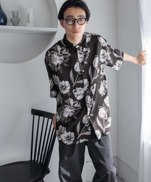 LOWRYS FARM（ローリーズファーム）の「ＮＹＢＧボタニカルシャツＳＳ　113081（シャツ/ブラウス・メンズ・ホワイト/ブラック/ネイビー・MEDIUM/LARGE）」の15枚目の写真