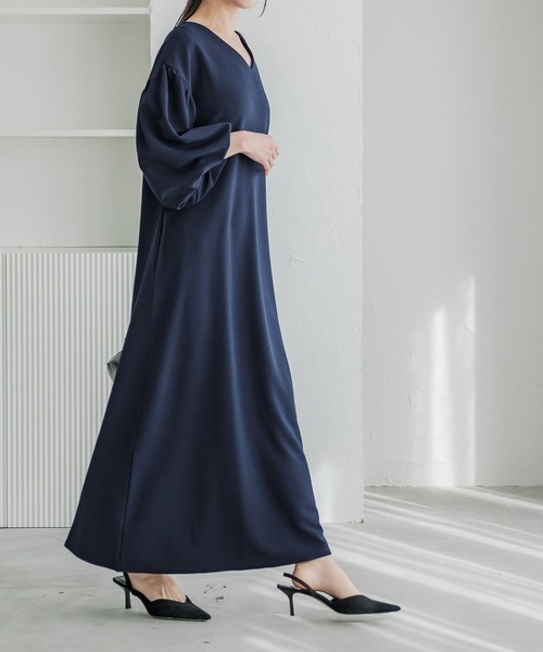 coca（coca）（コカ）の「エンボスVネックぽわん袖ワンピース（ワンピース・レディース・ブラック/ライトグレー/ネイビー・L/M/S）」の13枚目の写真