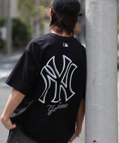 MLB Korea（エムエルビーコリア）の「【MLB KOREA/エムエルビーコリア】ベーシックメガロゴ オーバーフィット ショートスリーブTシャツ（Tシャツ/カットソー・メンズ・ホワイト/サックスブルー/ブラック・M/L/XL）」の4枚目の写真