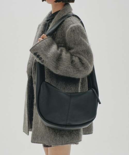 TODAYFUL（トゥデイフル）の「Leather Shoulder Bag（ショルダーバッグ・レディース・ブラック/バーガンディー・FREE）」の2枚目の写真