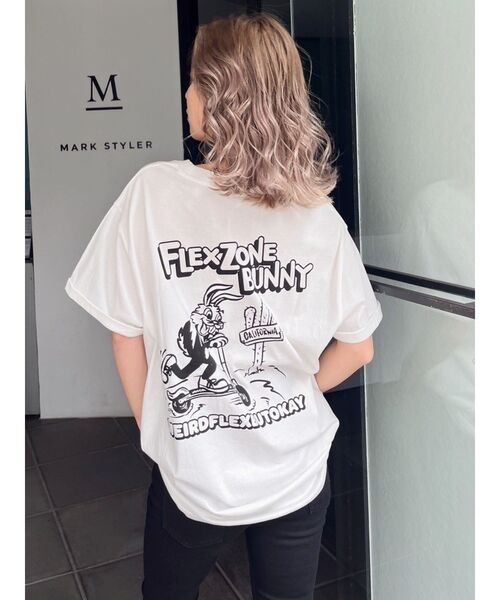 GYDA(ジェイダ)の「FLEX ZONE BUNNYポケットBIG Tシャツ(Tシャツ/カットソー・レディース・ライム/チャコールグレー/オフホワイト・FREE)」の1枚目の写真
