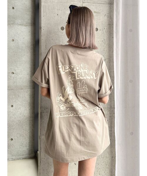 GYDA(ジェイダ)の「FLEX ZONE BUNNYポケットBIG Tシャツ(Tシャツ/カットソー・レディース・ライム/チャコールグレー/オフホワイト・FREE)」の16枚目の写真