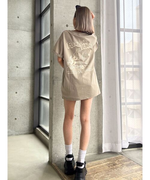 GYDA(ジェイダ)の「FLEX ZONE BUNNYポケットBIG Tシャツ(Tシャツ/カットソー・レディース・ライム/チャコールグレー/オフホワイト・FREE)」の18枚目の写真