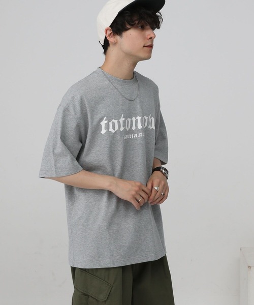 RAGEBLUE（レイジブルー）の「【TOTONOW/トトナウ】コラボプリントオーバーサイズTシャツ（Tシャツ/カットソー・メンズ・グレー/ブラック/ホワイト/オレンジ系その他4・MEDIUM/LARGE）」の20枚目の写真