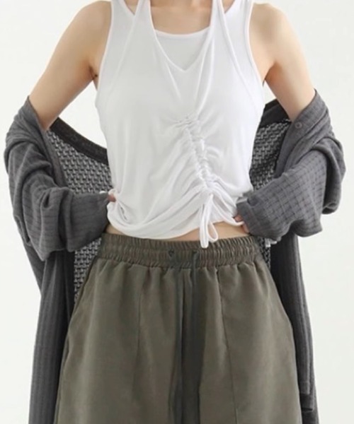 .KOM(ドットコム)の「A'GEM/9 × .kom 『.KOM/ドットケーオーエム』 レイヤードギャザータンクトップ(タンクトップ・レディース・ブラック/ホワイト/ブラウン・FREE)」の7枚目の写真