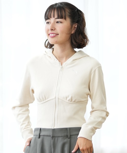 PUMA(プーマ)の「PUMA/プーマ クロップド丈ジップアップパーカー 629099(パーカー・レディース・オフホワイト/ダークグレー・M)」の3枚目の写真