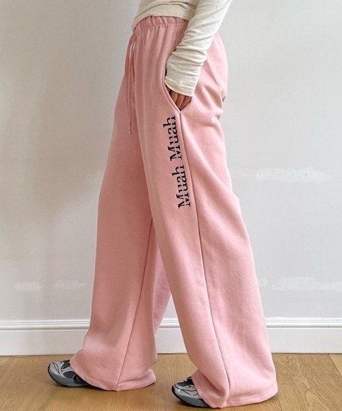 A'GEM/9 × .kom 『muah muah/ムーアムーア』 LOGO STITCH WIDE BANDING PANTS/ロゴステッチワイドバンディングパンツ（その他パンツ）｜muahmuah（ムーアムーア）