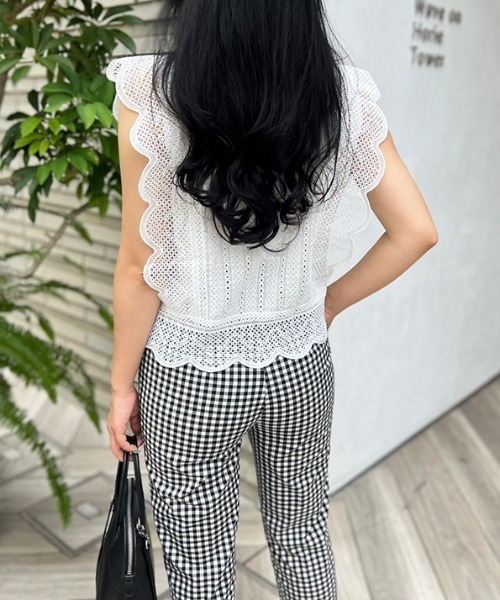 MODE ROBE（モードローブ）の「レースフリルノースリーブブラウス（Tシャツ/カットソー・レディース・ホワイト/ブラック/ブルー・FREE）」の15枚目の写真