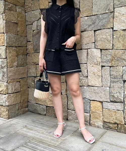 MODE ROBE（モードローブ）の「レースフリルノースリーブブラウス（Tシャツ/カットソー・レディース・ホワイト/ブラック/ブルー・FREE）」の12枚目の写真