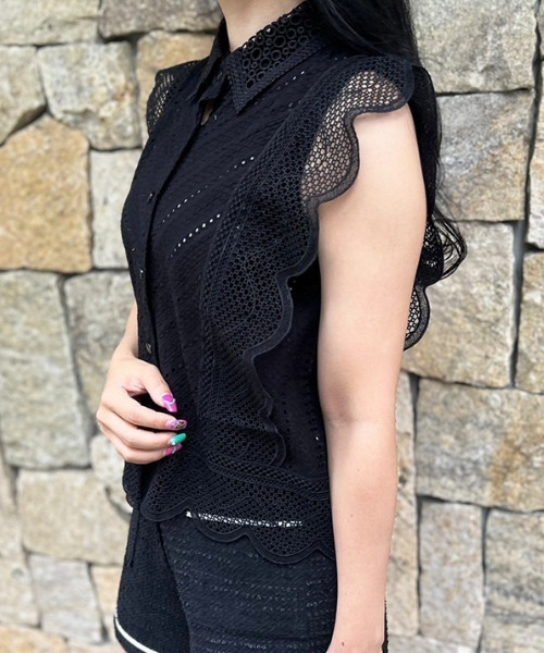 MODE ROBE（モードローブ）の「レースフリルノースリーブブラウス（Tシャツ/カットソー・レディース・ホワイト/ブラック/ブルー・FREE）」の10枚目の写真