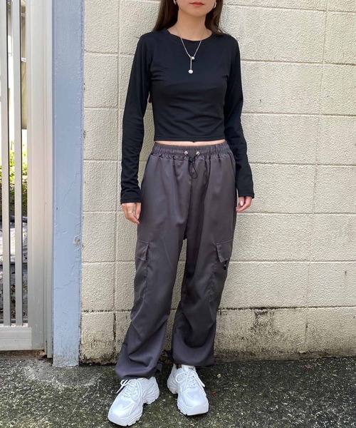 NANEA(ナネア)の「クロップド丈ロングTシャツ(Tシャツ/カットソー・レディース・ホワイト/グレー/ブラック・X-LARGE/LARGE/MEDIUM)」の16枚目の写真