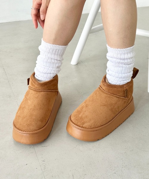 CLEA（クレア）の「厚底ショートムートンブーツ（ブーツ・レディース・キャメル/ピンク/アイボリー/ブラック・23.5cm/24.5cm）」の15枚目の写真