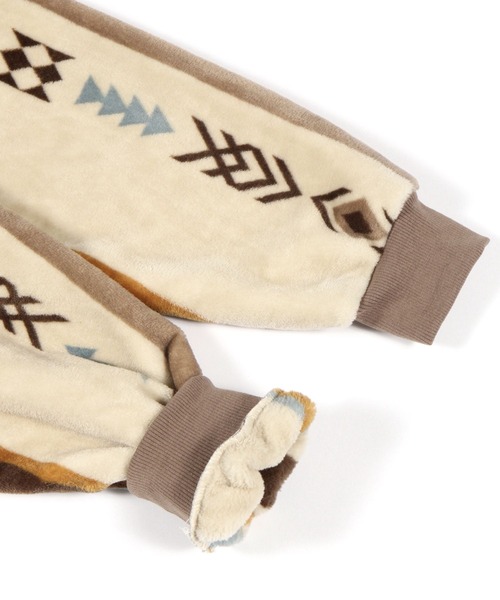 BAYFLOW（ベイフロー）の「[今年は袖リブ仕様で登場!]BF着るブランケット24AW（ブランケット・レディース・ブルー/ネイビー/ベージュ/チャコール・00）」の9枚目の写真