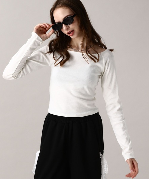 FOREVER 21(フォーエバー トゥエンティーワン)の「【2024FW】ボートネックTシャツ(Tシャツ/カットソー・レディース・オフホワイト/グレー/ブラック/その他/レッド・SMALL/MEDIUM)」の2枚目の写真