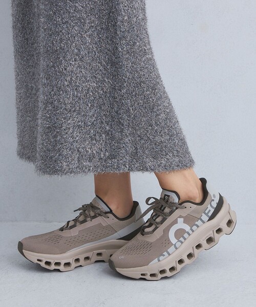 On（オン）の「＜On＞ウィメンズ  クラウドモンスター スニーカー（スニーカー・レディース・モカ/ブラック/ホワイト・23.5cm/24.5cm/23cm/24cm/25cm）」の3枚目の写真