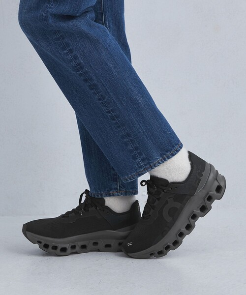 On（オン）の「＜On＞ウィメンズ  クラウドモンスター スニーカー（スニーカー・レディース・モカ/ブラック/ホワイト・23.5cm/24.5cm/23cm/24cm/25cm）」の4枚目の写真