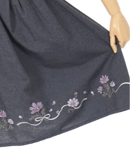 axes femme（アクシーズファム）の「コスモス刺繍デニムスカート（スカート・レディース・ブラック/インディゴブルー・FREE）」の13枚目の写真