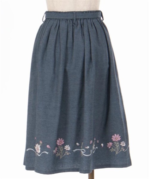 刺繍が素敵♡デニムスカート☆美品 セール】コスモス刺繍デニムスカート（スカート）｜axes femme