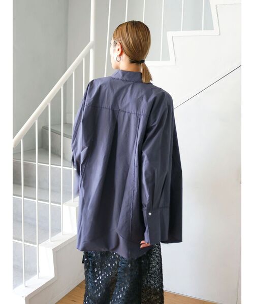 Ungrid（アングリッド）の「カットオフビッグシルエットシャツ（シャツ/ブラウス・レディース・グリーン系その他/ネイビー/オフホワイト・FREE）」の15枚目の写真