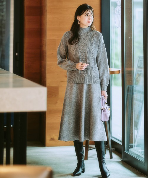 フロントケーブル編みハイネックニット（毛玉になりにくい・タンブル