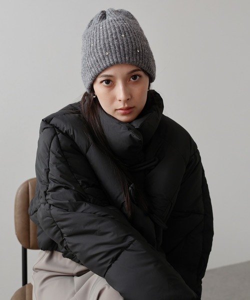 BLUEEAST（ブルーイースト）の「ビジュー付きニット帽（ニットキャップ/ビーニー・レディース・グレー/アイボリー/ブラック・FREE）」の3枚目の写真