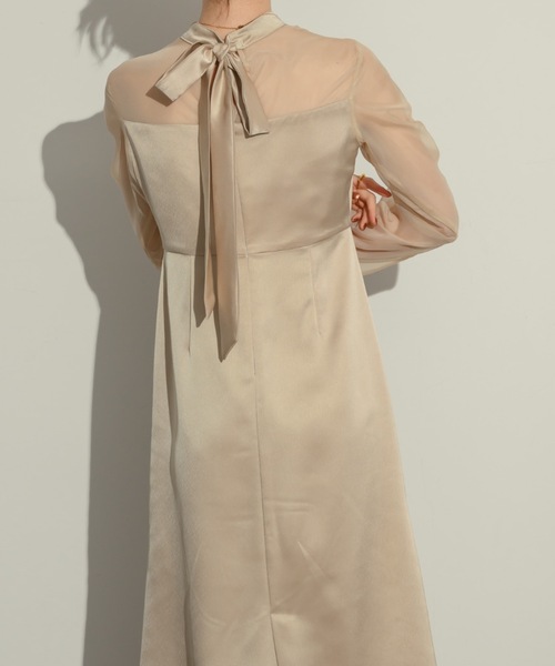 NEUNA（ヌナ）の「サテンシアー切り替えワンピース（ワンピース・レディース・ベージュ/ブラック・FREE/SMALL）」の6枚目の写真