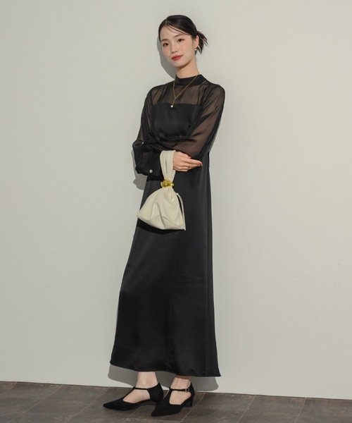 NEUNA（ヌナ）の「サテンシアー切り替えワンピース（ワンピース・レディース・ベージュ/ブラック・FREE/SMALL）」の20枚目の写真