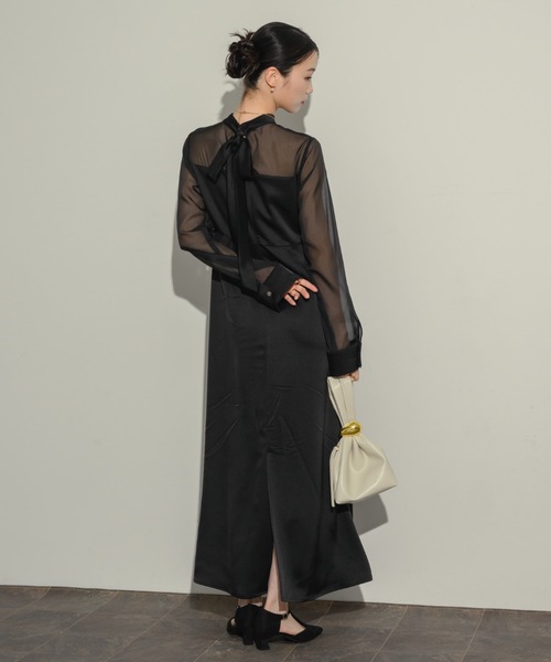 NEUNA（ヌナ）の「サテンシアー切り替えワンピース（ワンピース・レディース・ベージュ/ブラック・FREE/SMALL）」の17枚目の写真