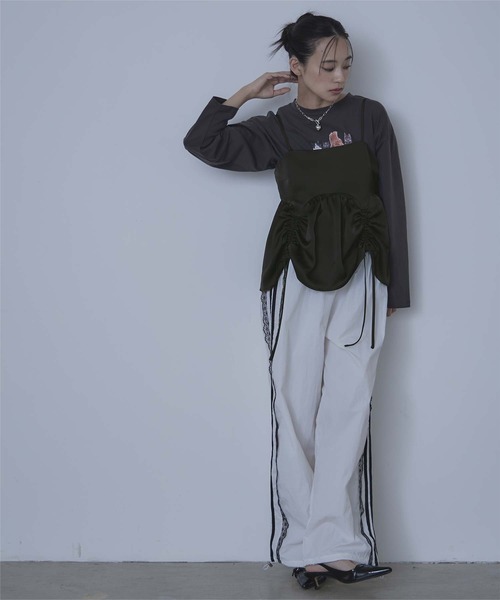 miette（ミエット）の「サテンドロストギャザービスチェ（キャミソール・レディース・アイボリー/ブラック/ブラウン・FREE）」の22枚目の写真