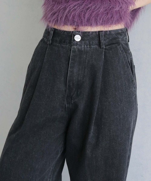 cheriella（シェリエラ）の「【cheriella】ハイウエストタックワイドデニムパンツ HIGH WAIST TUCK WIDE DENIM PANTS（デニムパンツ・レディース・インディゴブルー/ブラック・L/M/S）」の5枚目の写真