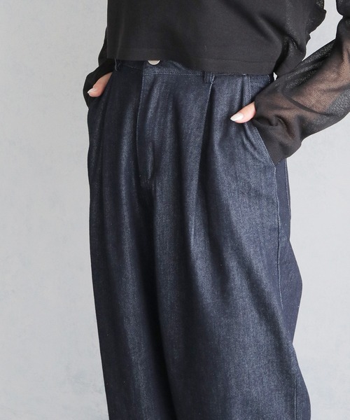 cheriella（シェリエラ）の「【cheriella】ハイウエストタックワイドデニムパンツ HIGH WAIST TUCK WIDE DENIM PANTS（デニムパンツ・レディース・インディゴブルー/ブラック・L/M/S）」の7枚目の写真