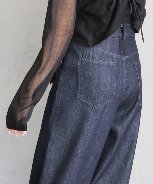 cheriella（シェリエラ）の「【cheriella】ハイウエストタックワイドデニムパンツ HIGH WAIST TUCK WIDE DENIM PANTS（デニムパンツ・レディース・インディゴブルー/ブラック・L/M/S）」の8枚目の写真