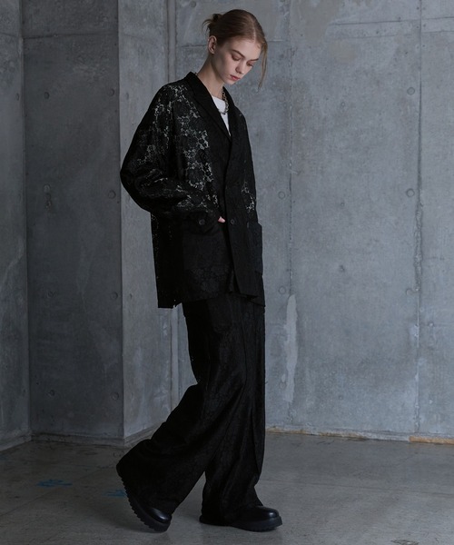 SERACE（セラス）の「【SERACE】Flower lace loose double tailored jacket / フラワーレースルーズダブルテーラードジャケット（テーラードジャケット・メンズ・ブラック・M/L）」の2枚目の写真