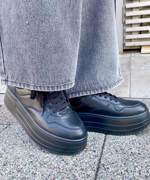 INGNI（イング）の「ボリュームコートスニーカー（スニーカー・レディース・オフホワイト/ベージュ/ブラック・L/M）」の3枚目の写真