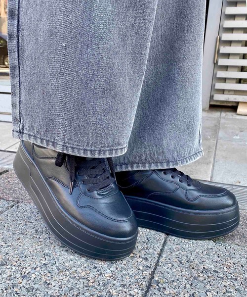 INGNI（イング）の「ボリュームコートスニーカー（スニーカー・レディース・オフホワイト/ベージュ/ブラック・L/M）」の6枚目の写真